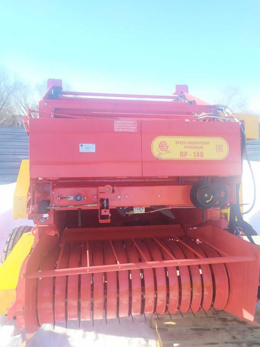 Пресс-подборщик рулонный ПР-Ф-145М