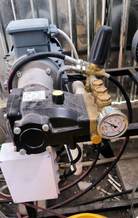 Sam moyka aparatlari sotiladi