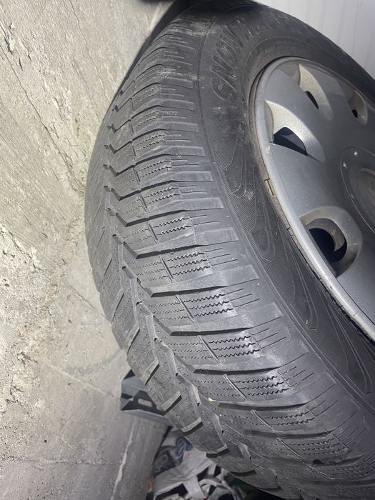 Roti 195/65/15. 5x112 vredestein iarna