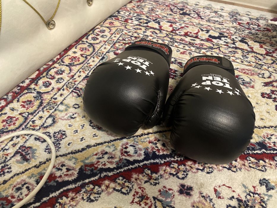 Боксерская перчаток