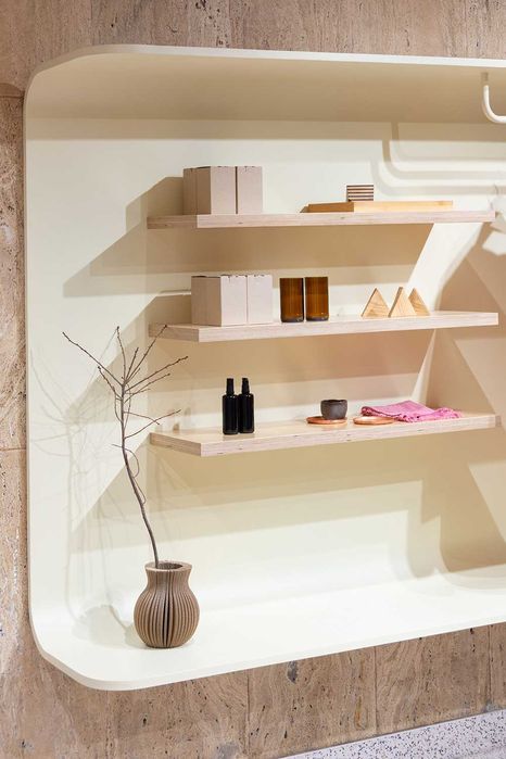 Mobilier expunere haine și încălțăminte – model custom