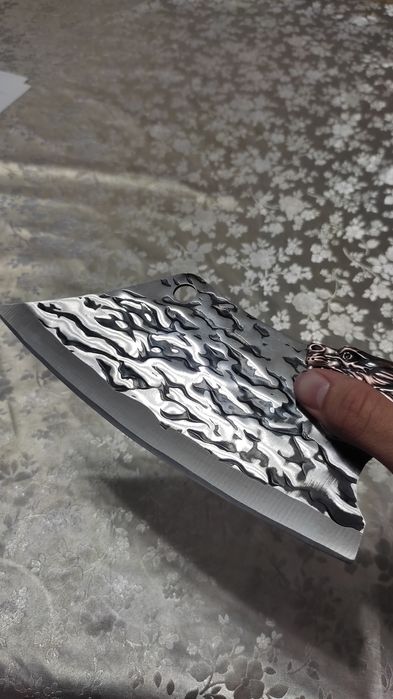 Срочно продам прочный,стальной нож.