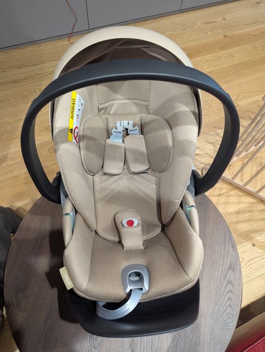 Scaun auto pentru bebeluși Cybex Platinum Cloud T cu bază Easy-Fix