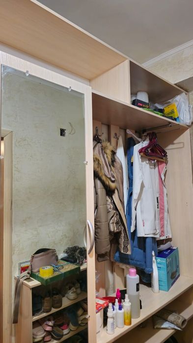 Шкаф прихожая 236 на 168см.