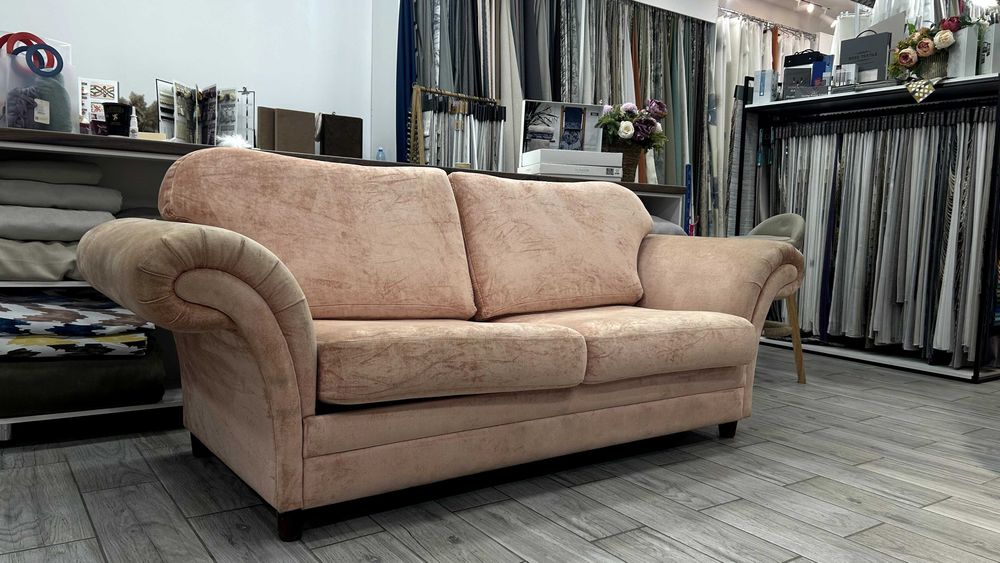 Продам Диван в хорошем состоянии