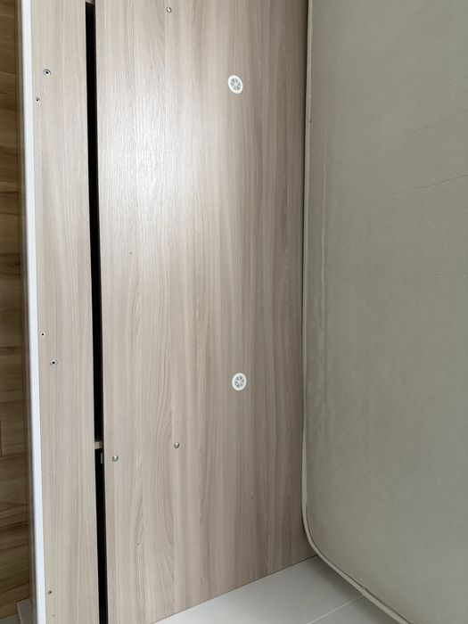 Односпальная кровать с матрасом