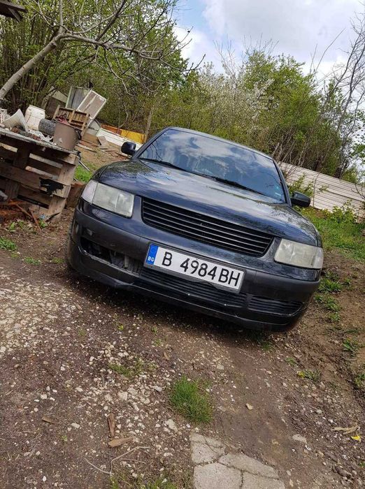 Продавам Пасат на части