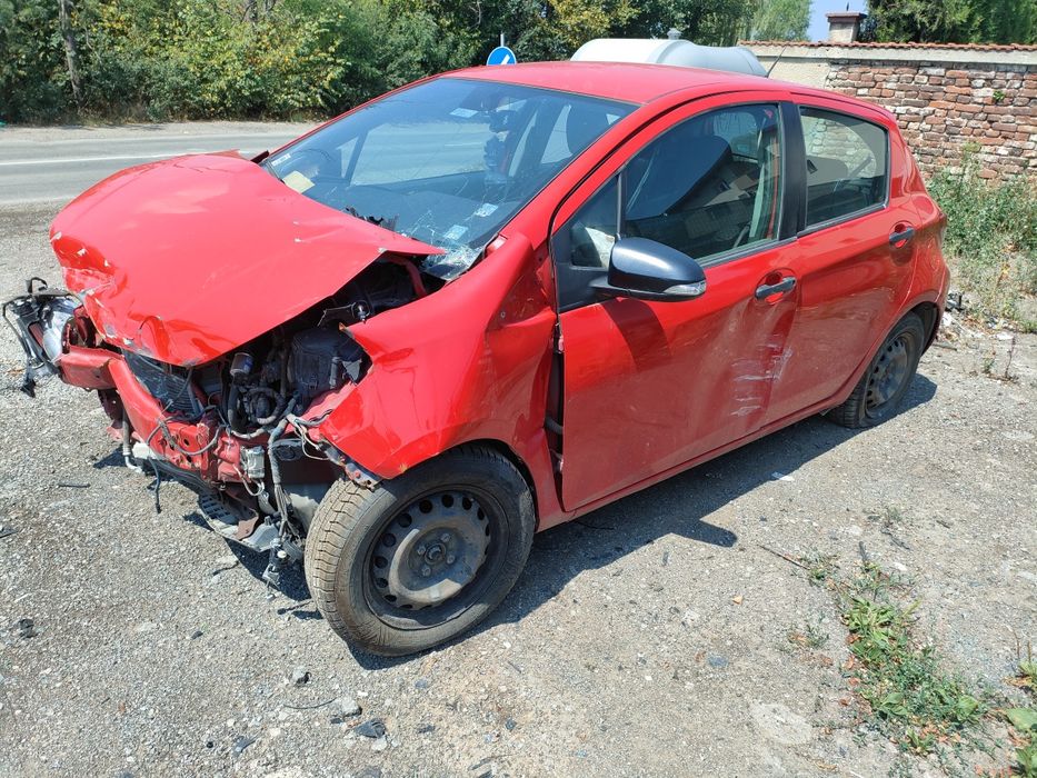 На части Тойота Ярис 1.0i 2013г