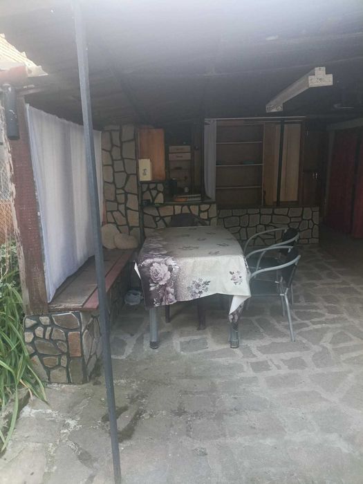 1842-Продава се двуетажна тухлена на гредоред къща в кв. Житница!