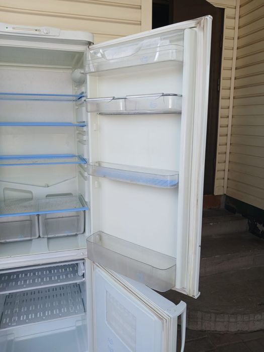 Холодильник indesit