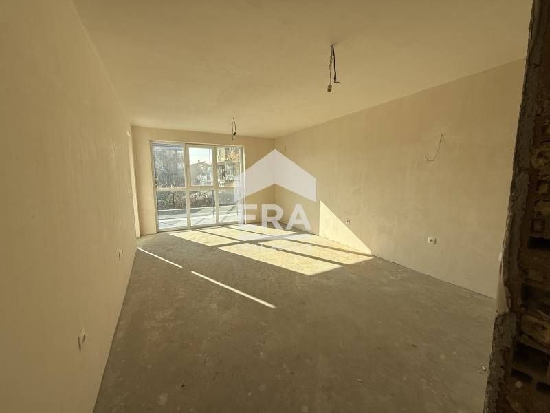 Продава се Двустаен апартамент в Варна, Изгрев - 78 кв.м за 903 €/кв.м - Снимка #1