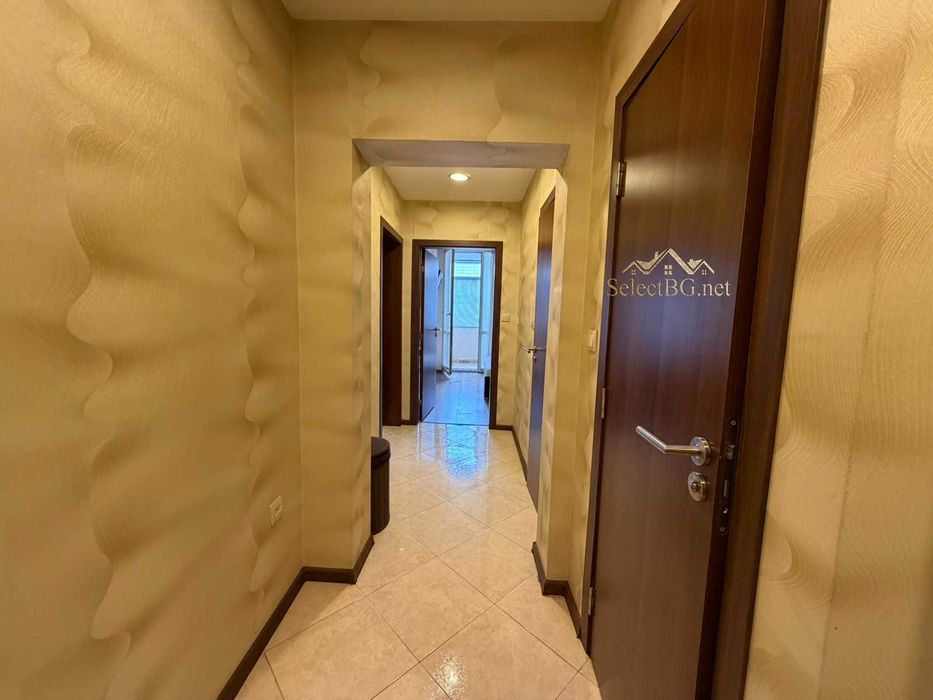 Продава се Тристаен апартамент в Велико Търново, Център - 98 кв.м за 2449 €/кв.м - Снимка #12