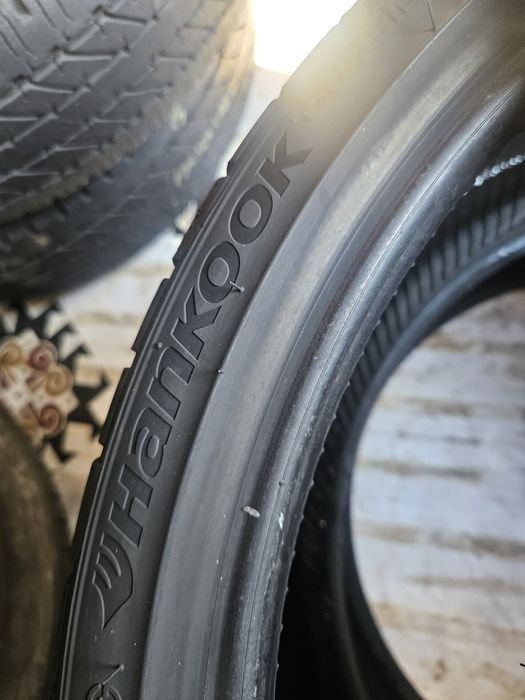 Гуми 215/35/19 дот20