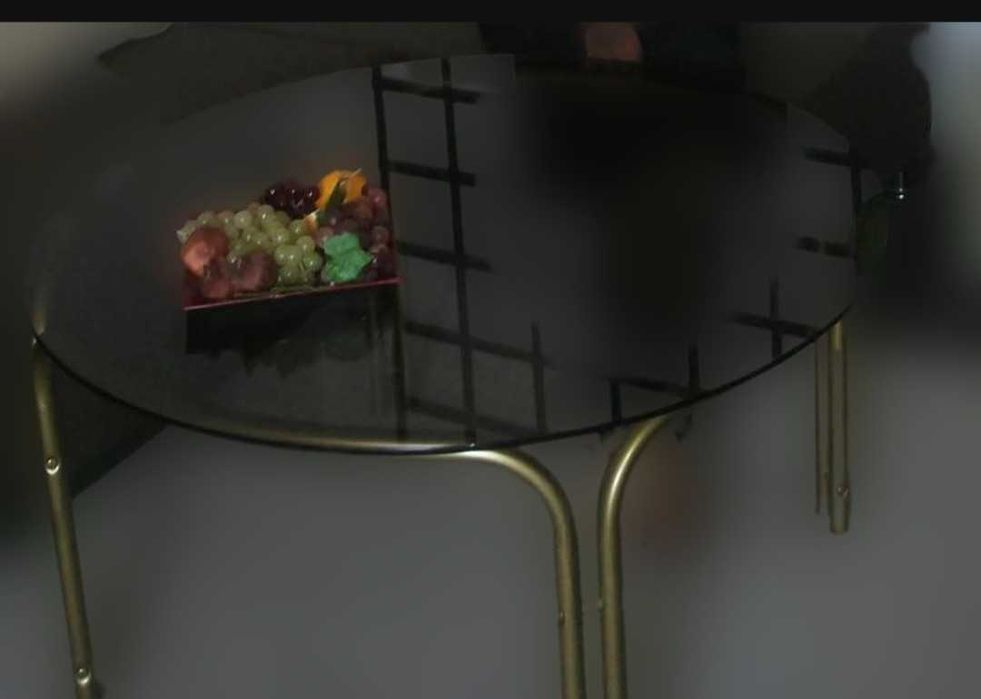 Холна стъклена маса