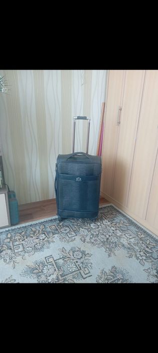 Продам   чемодан