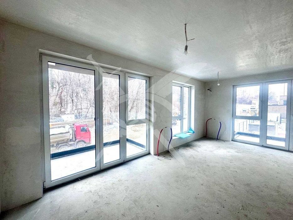 Четиристаен апартамент в жк. Красно село № 98852