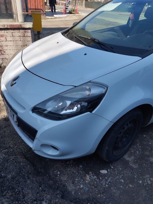 Vand masina renault clio 3
