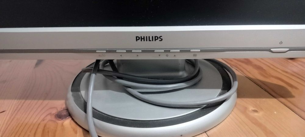 Монитор Philips 190S6