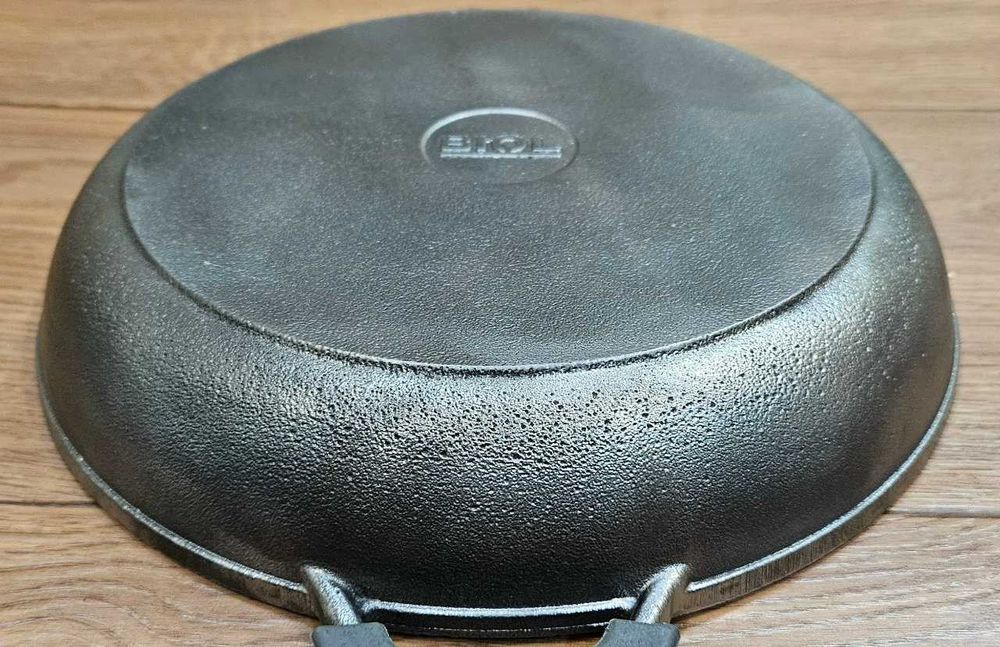 Чугунная сковородка  d. 25 см.