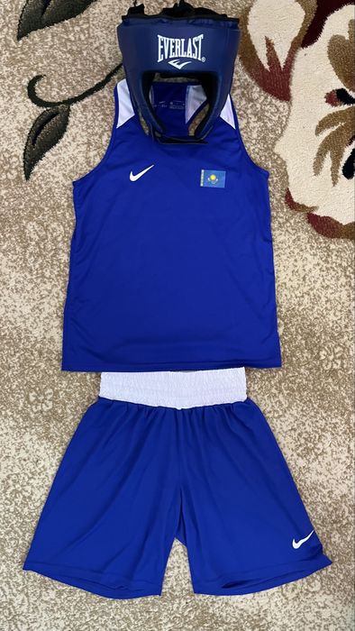 Боксерские форма және шлем сатылады