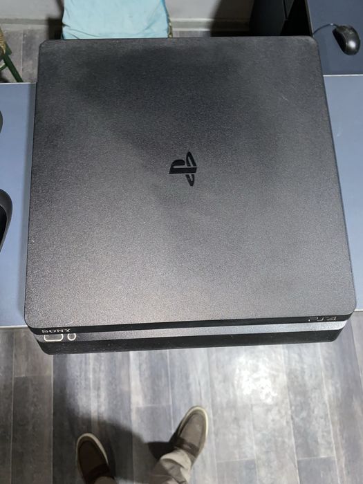 PlayStation 4 Slim 1TB