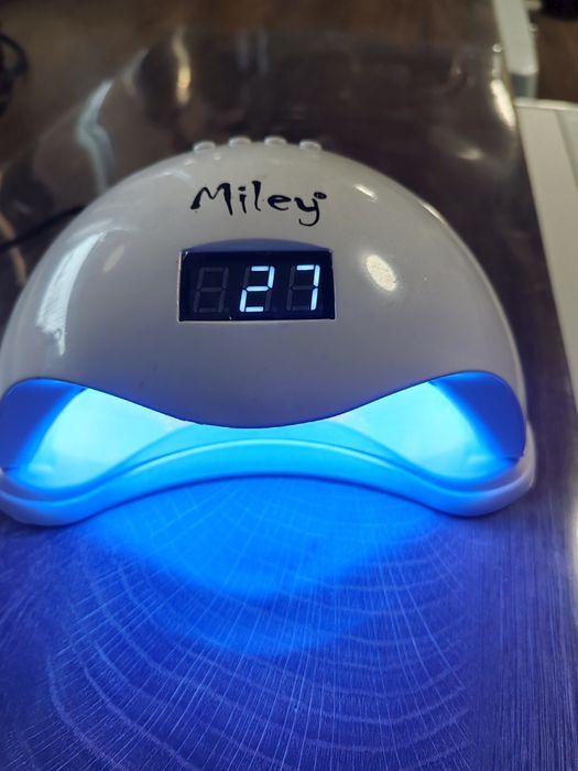 UV лампа за нокти