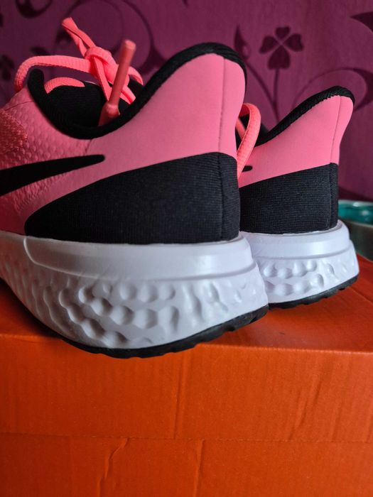 Дамски маратонки  Nike Revolutiоn 5