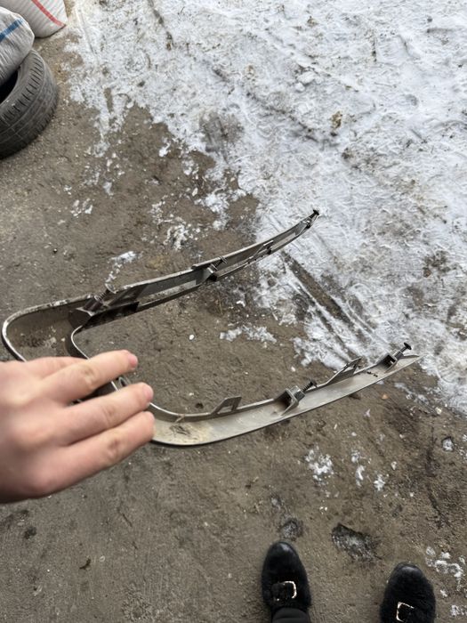 Продам молдинги на гранту FL