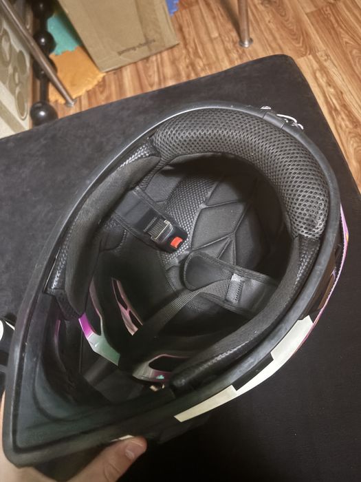 Продаю шлем на мотоцикл