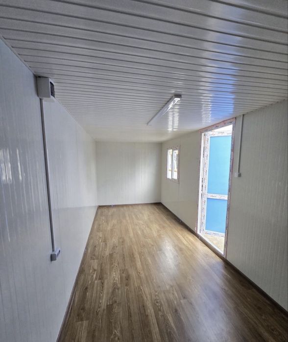 Vand containere cu vitrina
