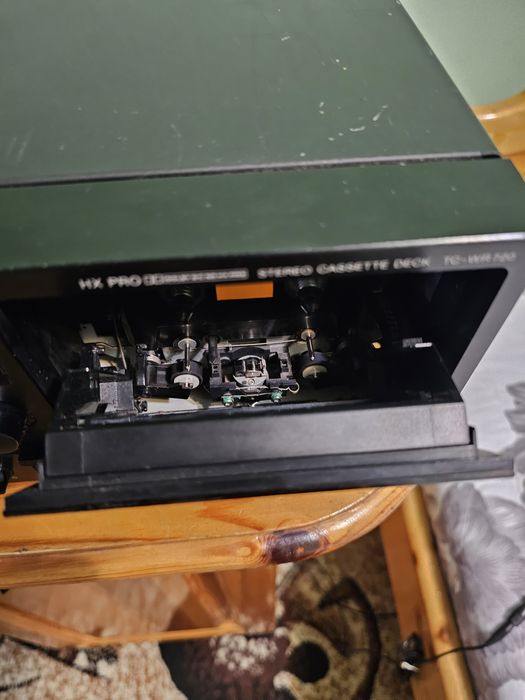 Продавам качествен дек Sony