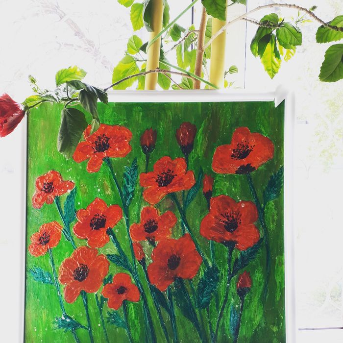 Картины выполнено акрилом.