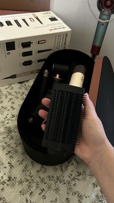 Dyson airwrap i.d.