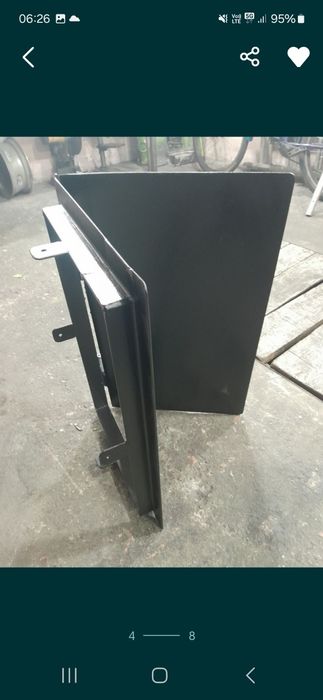 Vând capac metalic.