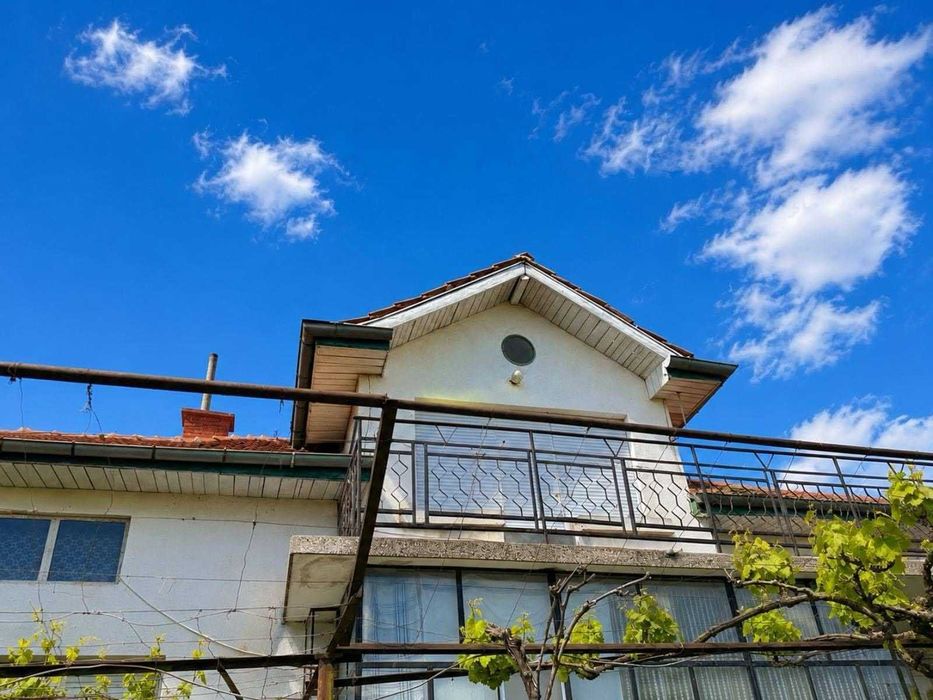 Продава масивна къща в гр.Павел баня