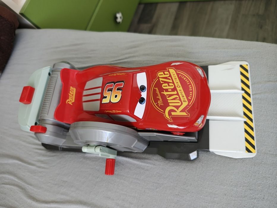 Fulger Mcqueen mașina