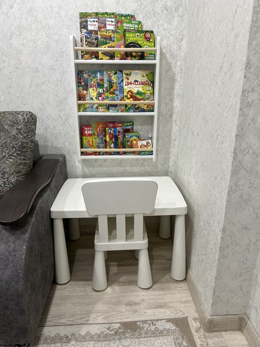 Продается детский стол со стулом икея