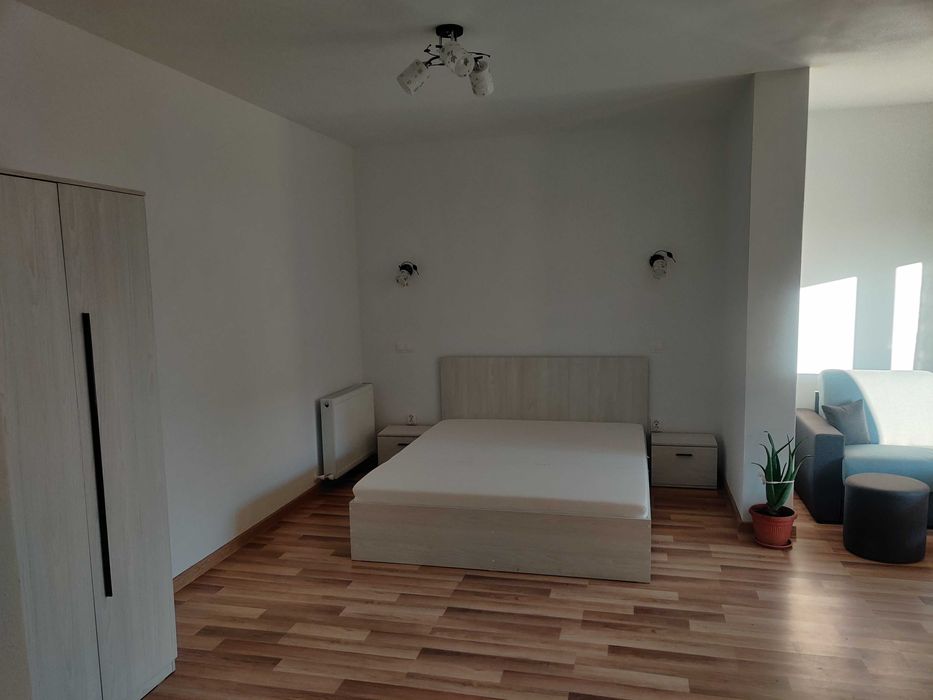 Inchiriez garsoniera Sanpetru Residence