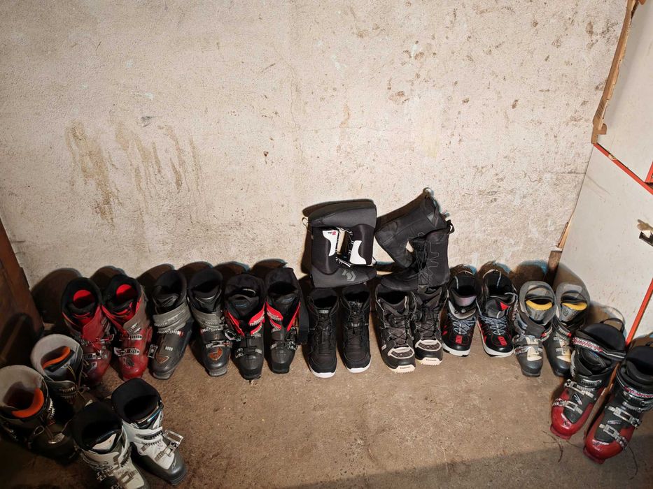 si snowboard casca bocanci