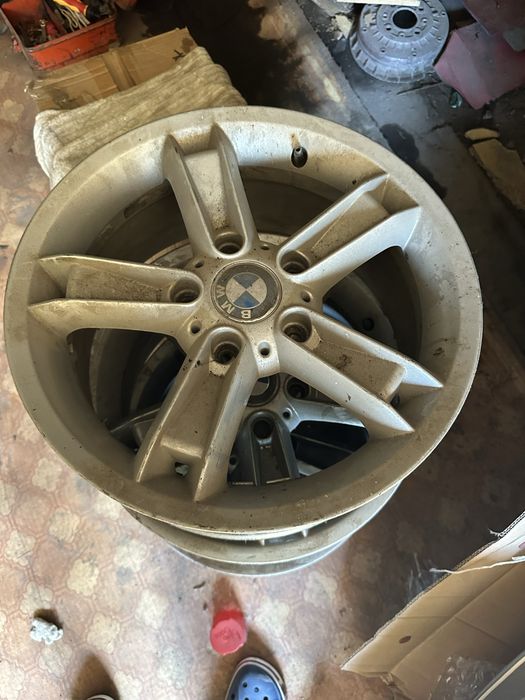 Продам диски три штуки Р16