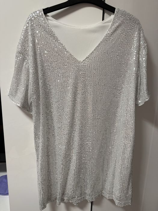 Бяла официална рокля