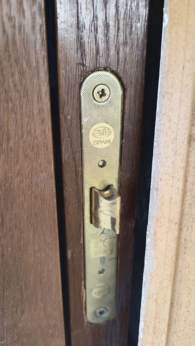 Продам двери б/у