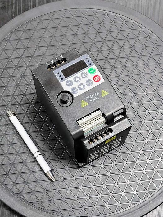 Честотен инвертор 0,75 кВт, 380V, 2,1А