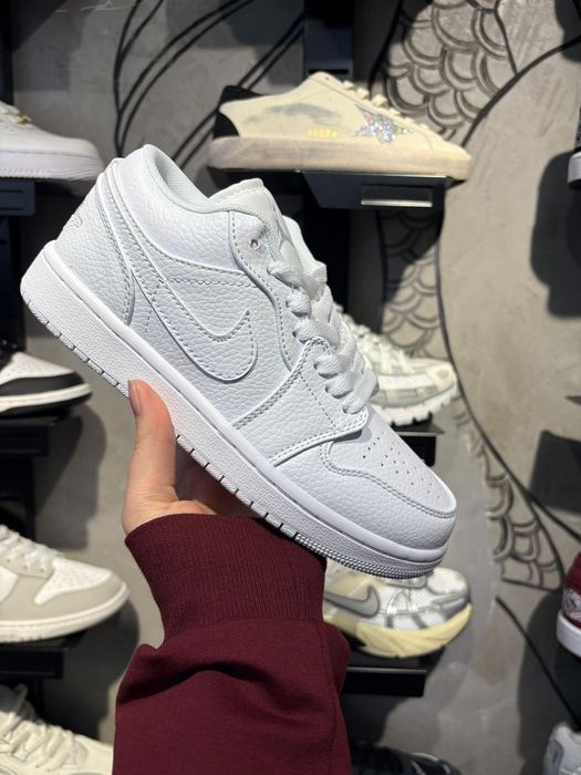 Кроссовки для лето