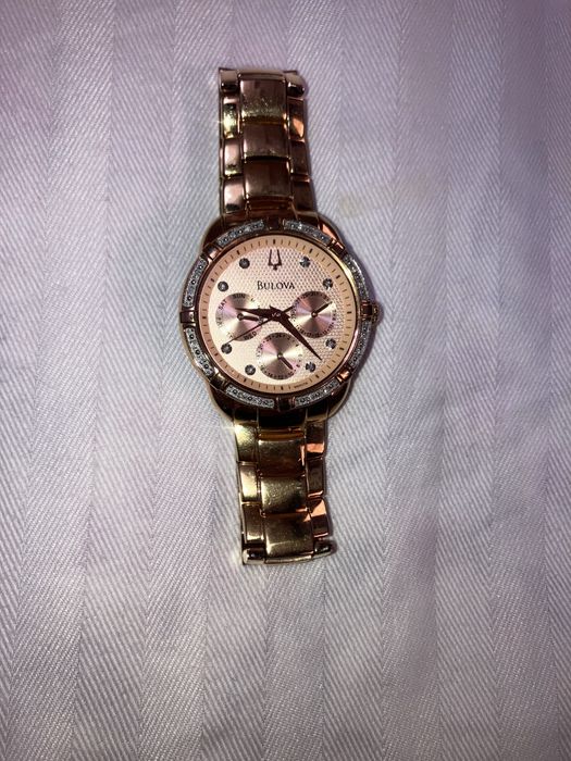 Sotiladi Amerikanskiy soat yarim tilla. Holati alo darajada.