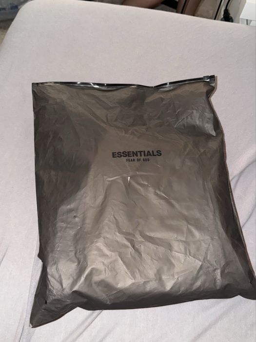 Pantaloni essentials