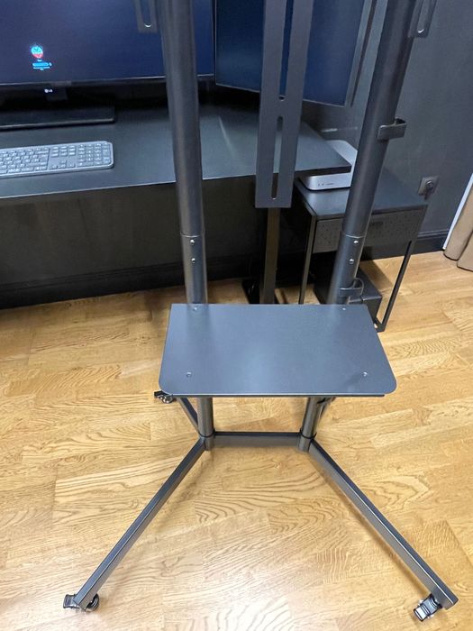 Подвижна стойка за телевизор на колела ECO, 37" - 70" Brateck - Нова