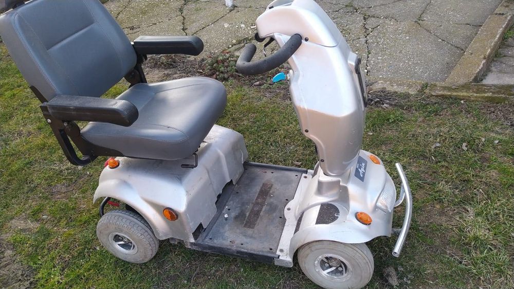 Акумулаторна инвалидна количка Agin, Dietz