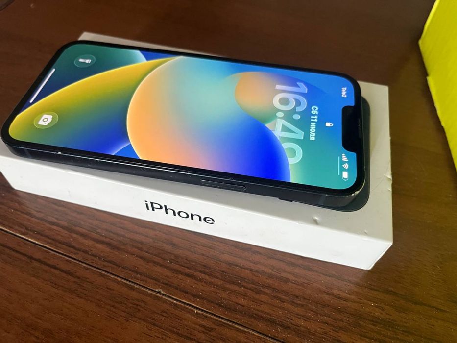 Обменяю IPHONE 13