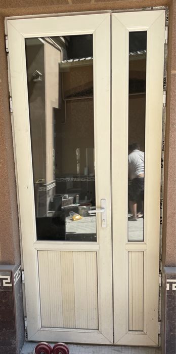 Пласмас эшик Хама жойи бутун ойналари бутун